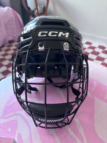 Medium CCM Tacks 920 Helmet (Used)
