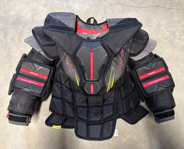 Small Bauer Vapor Hyperlite 2 Goalie Chest Protector (Used)