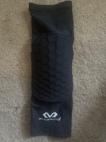 Black Small Kids Unisex McDavid Knee Compression Sleeve (New)