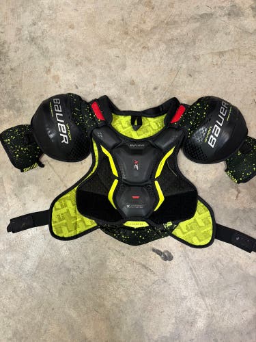 Bauer Vapor 3X Shoulder pads (Jr. Medium)