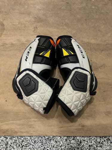 Senior Large CCM Super Tacks AS1 Elbow Pads (New)
