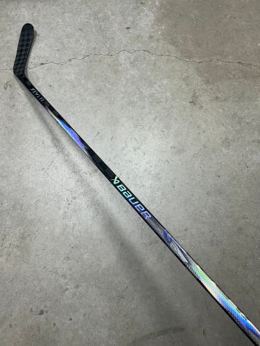 77 Flex P28M Senior Bauer Flylite Left Hand Hockey Stick Pro Stock (Used)
