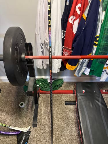 Senior Bauer Proto-R Right Handed Hockey Stick P92 87 Flex (Used)