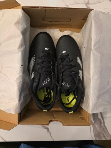 Lacrosse Cleats Size M 6.0 (W 7.0) Youth New Balance Low Top (New)