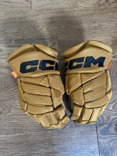 CCM Jetspeed Pro Custom Pro Stock Hockey Gloves 14" Bruins 2023 Winter Classic (13705)
