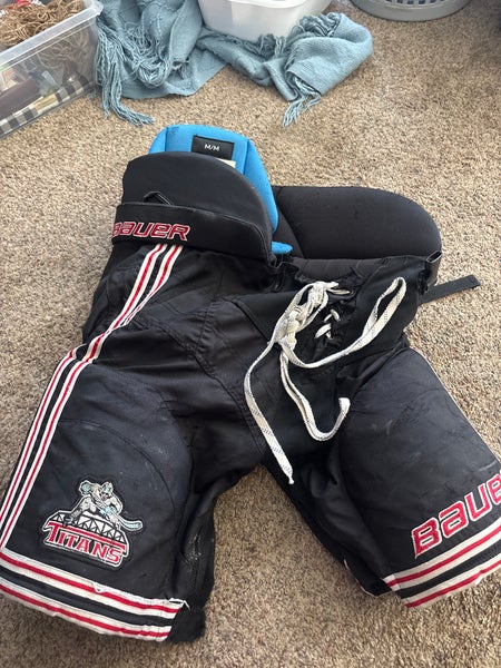 Men's Senior Medium Bauer Nexus Pro Hockey Pants (Used)