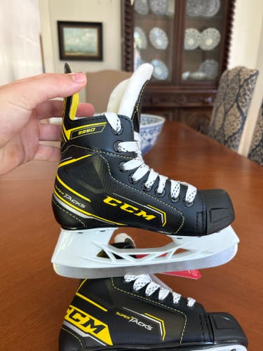 Black/Yellow 2024 CCM Super Tacks 9350 Hockey Skates Regular Width 13