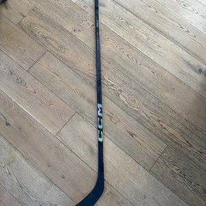 Junior CCM Ribcor Trigger 9 Pro Right Handed Hockey Stick P88 50 Flex (Used)