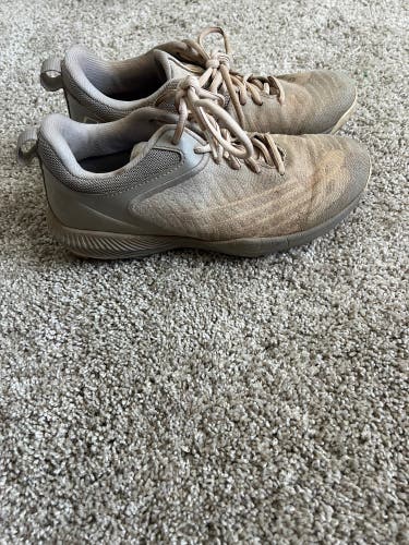 Gray Men's Size M 6.0 (W 7.0) Adult New Balance 4040v6 Low Top Molded Cleats (Used)