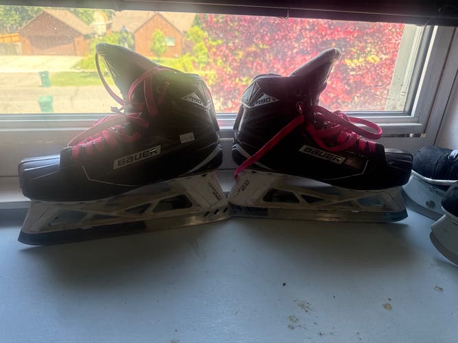 Black 2016 Bauer Supreme S190 Hockey Skates 7 (Used)