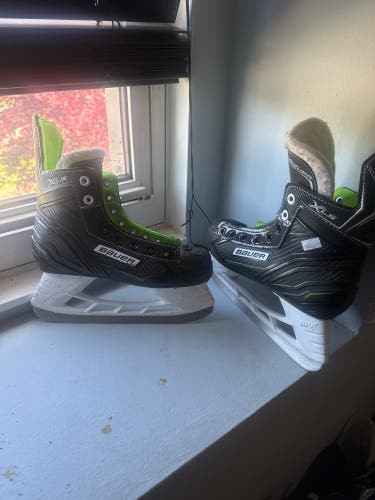 Bauer XLS Hockey Skates Size 3 (Used)