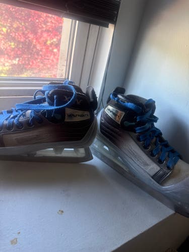 2005 Bauer Vapor XIV Hockey Skates Regular Width Size 3 (Used)