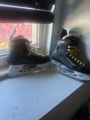 2015 CCM Ribcor 42K Hockey Skates Regular Width 7 (Used)