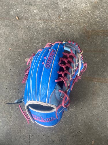 2024 Wilson A2000 RH Outfield Baseball Glove 12.25" (Used)
