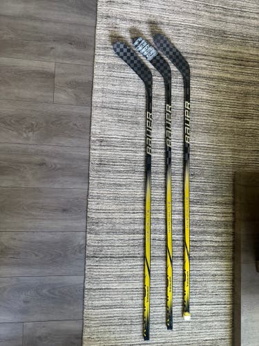 Senior Bauer Vapor Hyperlite 2 Left Hand Hockey Stick 70 Flex (Used) p28M