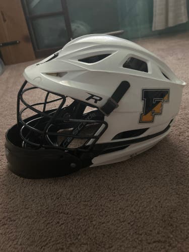 Cascade R Goalie Helmet (Used)