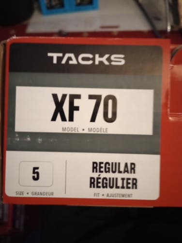 CCM Tacks XF 70 Hockey Skates Regular Width Size 5 (New)