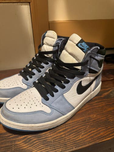 Air Jordan 1 High University Blue
