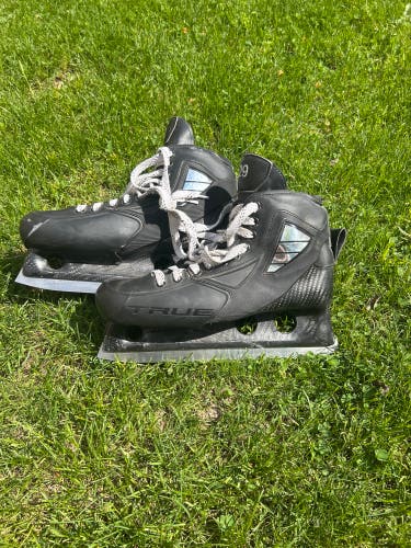 True One Piece Hockey Goalie Skates Regular Width 9.5 (Used)