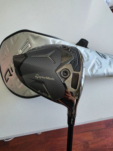 RIGHT HAND TAYLORMADE QI35 LS 10.5* GOLF DRIVER 1-WOOD GRAPHITE HZRDUS STIFF