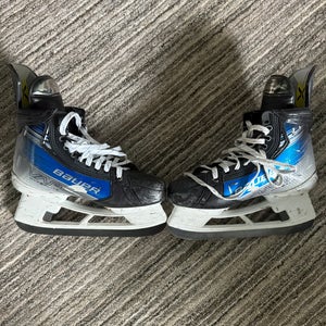2023 Bauer Vapor Hyperlite 2 Hockey Skates Regular Width 8 (Used)