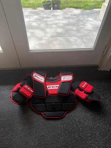 Small / Medium CCM YTFlex Goalie Chest Protector (Used)