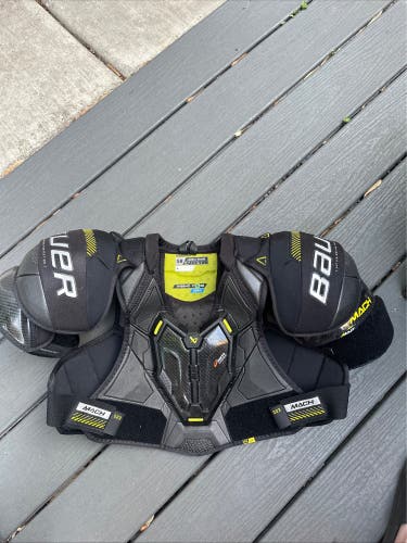 Large Senior Bauer Supreme Mach Shoulder Pads (Used)