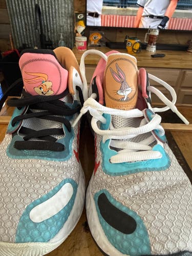 Women's Size M 7.0 (W 8.0) Adult Nike Renew Run Shoes (Used)