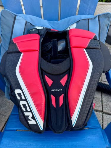 Small CCM EFlex 6.9 Goalie Chest Protector (Used)