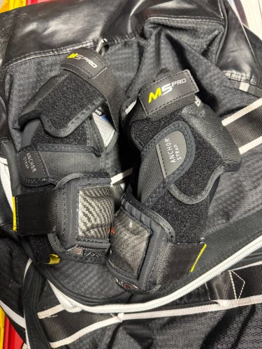 Junior Small Bauer Supreme M5 Pro Elbow Pads (Used)
