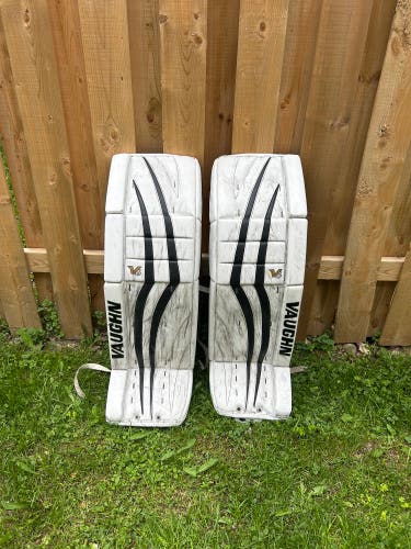 36" Vaughn Velocity V6 Goalie Leg Pads (Used)