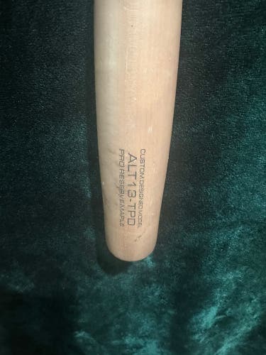 2025 Victus Torpedo Maple BBCOR Certified Bat (-3) 29 oz 32" (Used)