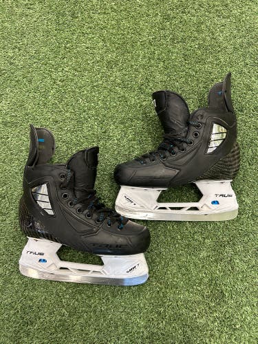 Intermediate True SVH Pro Hockey Skates | Size 4
