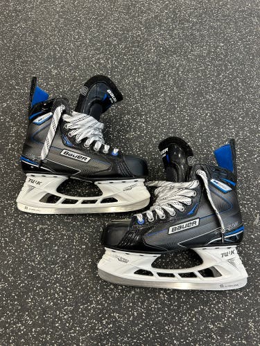 Senior Bauer Nexus N2700 Hockey Skates | Size: 8.5