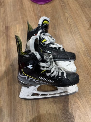 Bauer Vapor 3X Hockey Skates Regular Width Size 2.5 (Used)