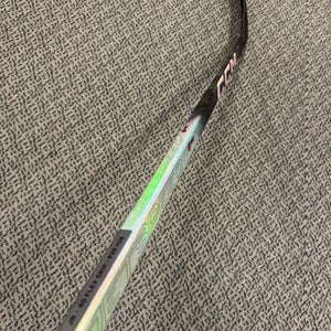 Junior CCM JetSpeed FT8 Pro Right Handed Hockey Stick P29+1/4 40 Flex (New)