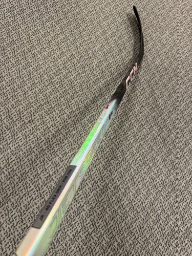 Junior CCM JetSpeed FT8 Pro Right Handed Hockey Stick P29+1/4 40 Flex (New)