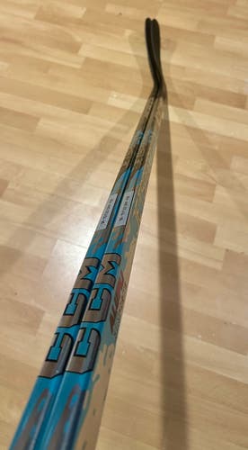 New! 2 pack! 2 x 75 Flex p29 Left Hand CCM FT9 Pro Hockey Sticks (New)