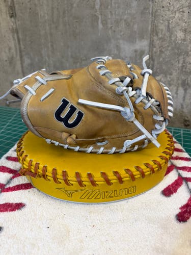 Wilson A2000 DPCM 33 Inch Pro-Stock Baseball Catcher's Mitt **Made in Japan**