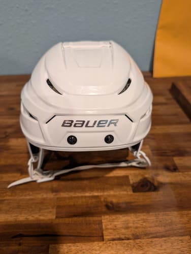 Large Bauer Hyperlite 2 Helmet (Used)