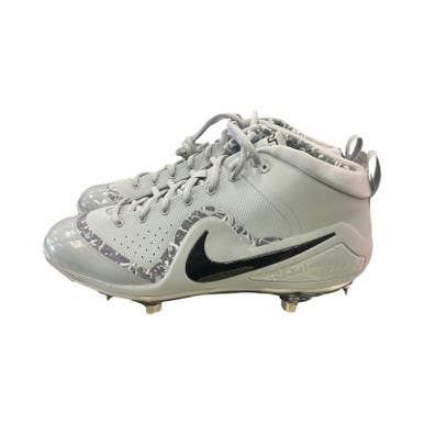 Used Nike Adult FB Cleats Grey Senior 13.5 11859-S000031122