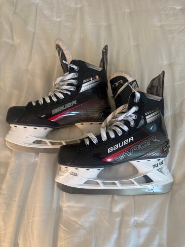 Bauer Vapor X3 Hockey Skates Regular Width 8.5 (Used)