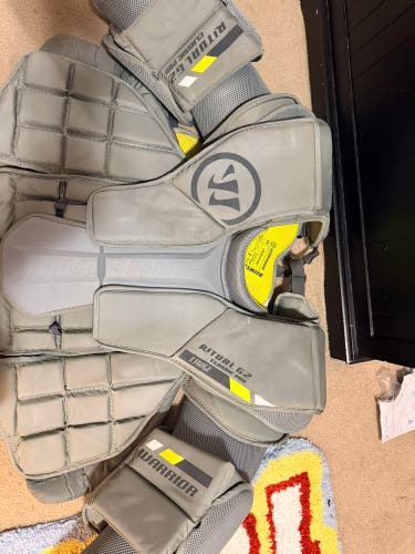 Large Warrior Ritual G2 Classic Pro Goalie Chest Protector (Used)