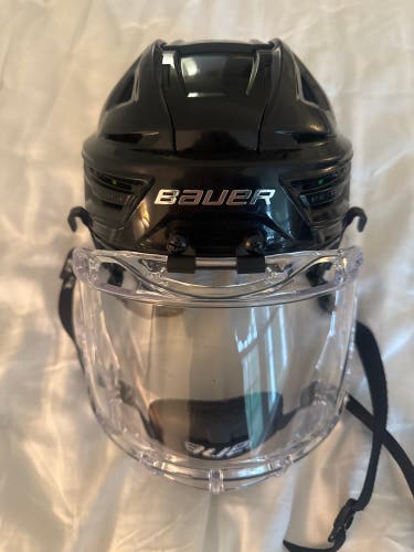 Medium Bauer Re-Akt 155 Helmet (Used)