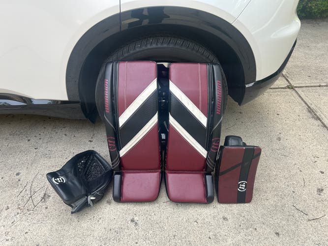 31" Warrior Ritual G6 E+ Goalie Leg Pads (Used)