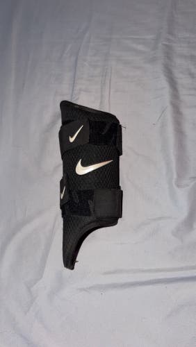 Black Senior Nike Shin Guards (Used)