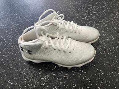 Used Under Armour SPOTLIGHT LAX Cleats Boys White Junior 05 11849-S000040282