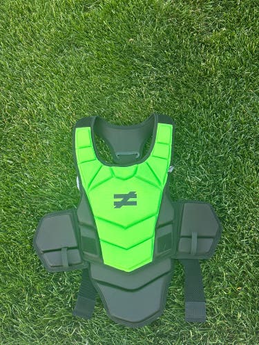Like New Unequal Lacrosse Shoulder Pads / Goalie Chest protector