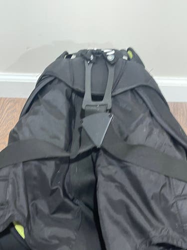 Intermediate Large Warrior Ritual X3E Hockey Goalie Pants (Used)