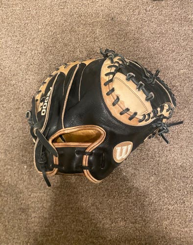 2019 Wilson A2000 RH Catcher's Baseball Glove 33" (Used)